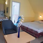 Flora Apartment