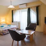 Flora Apartment