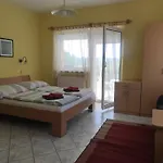 Flora Apartment