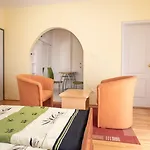 Flora Apartment