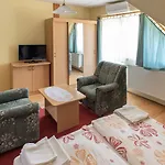 Flora Apartment