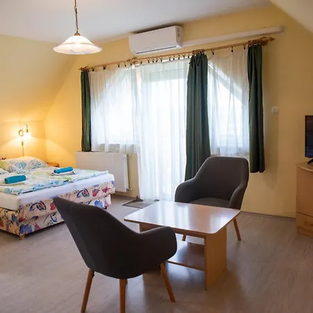 Flora Apartment