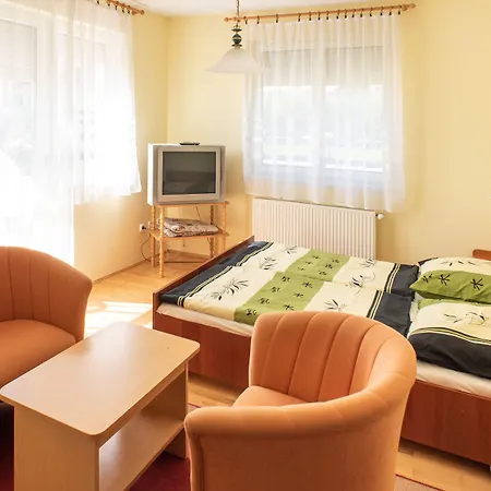 Flora * ヘーヴィーズ