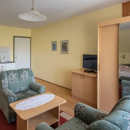 Flora ヘーヴィーズ