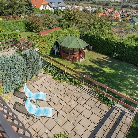 Flora アパート *