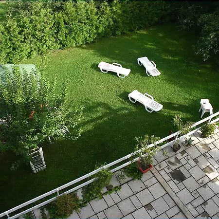 Flora Apartment Heviz