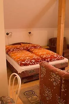 Flora Apartment Heviz