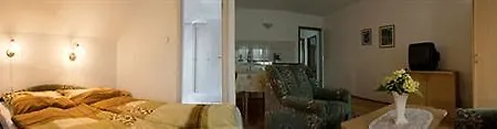 Flora Apartment *